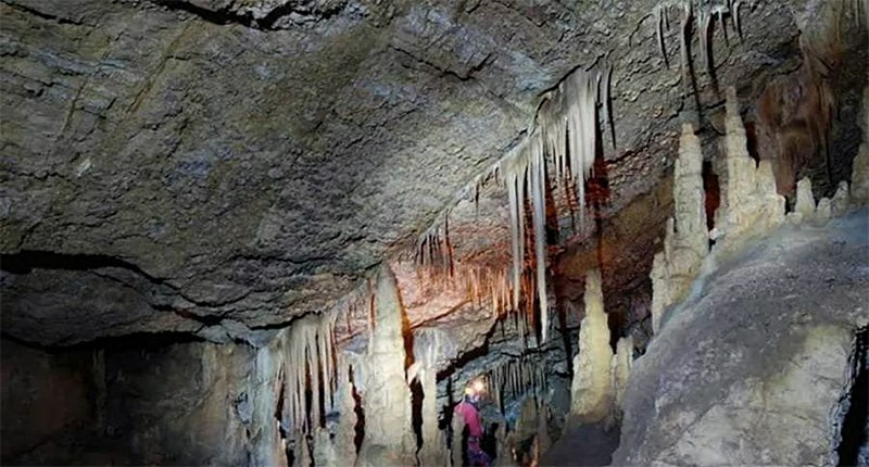 غار آویشو ماسال